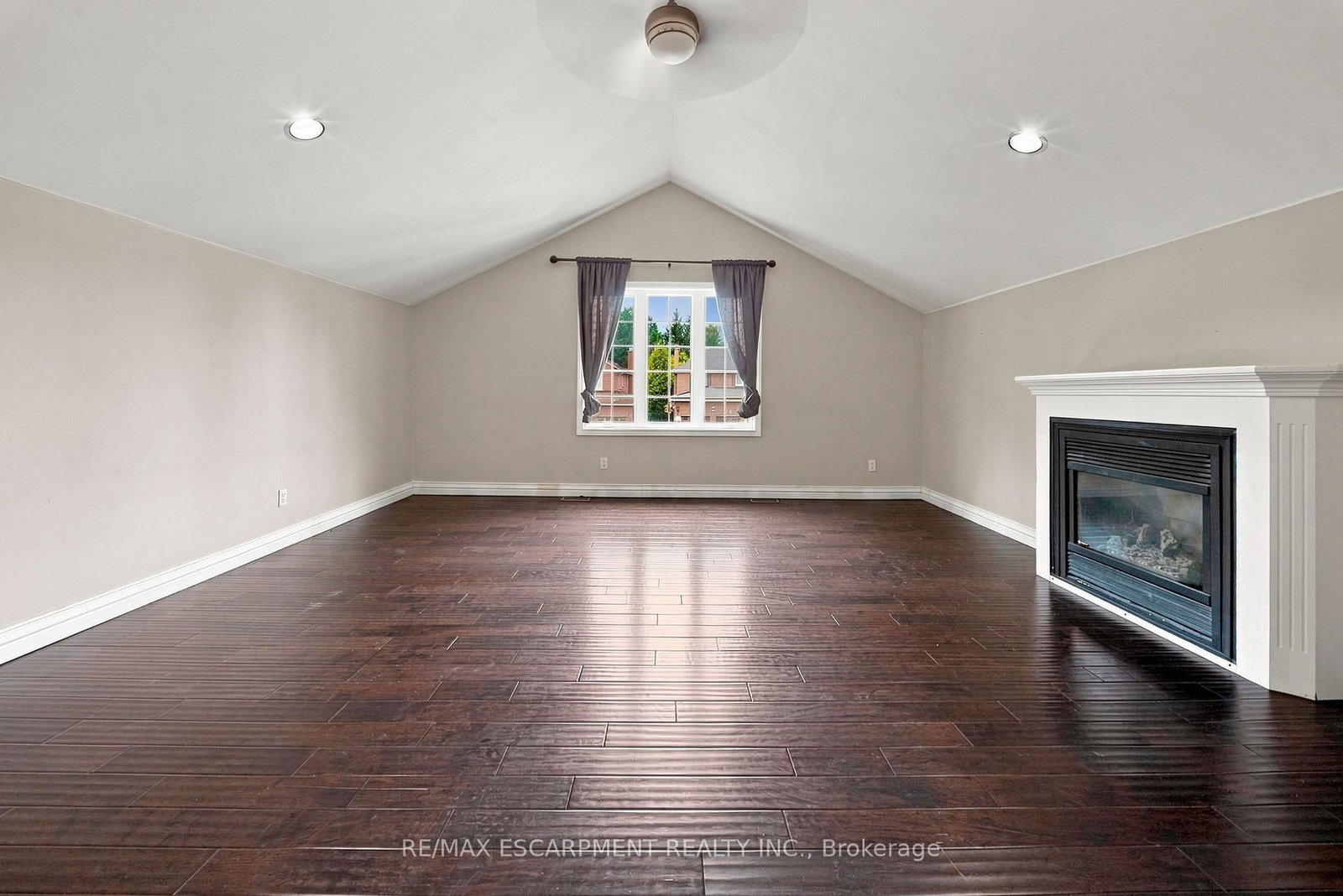 96 Laurendale Avenue • Hamilton, ON photo 22