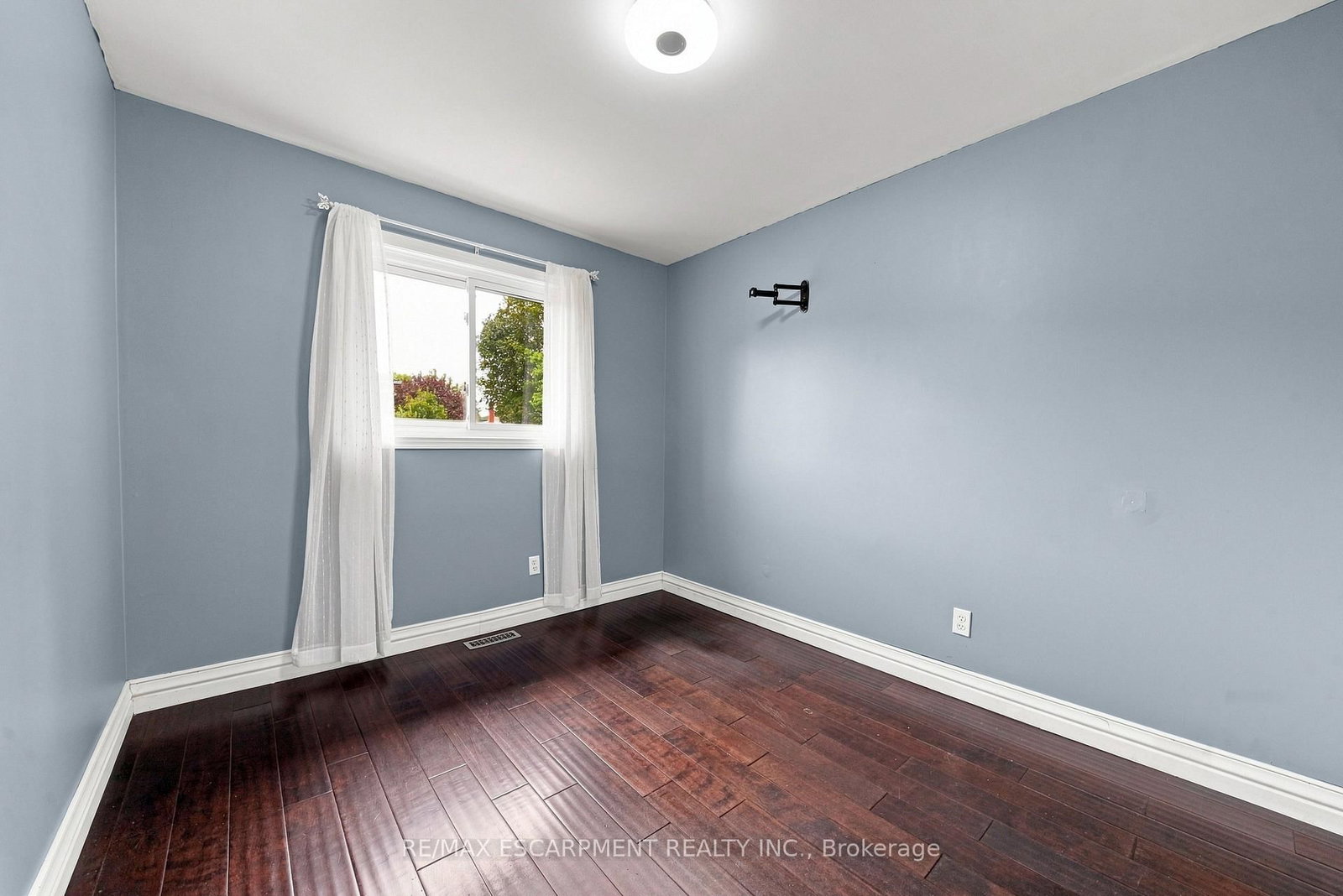 96 Laurendale Avenue • Hamilton, ON photo 30