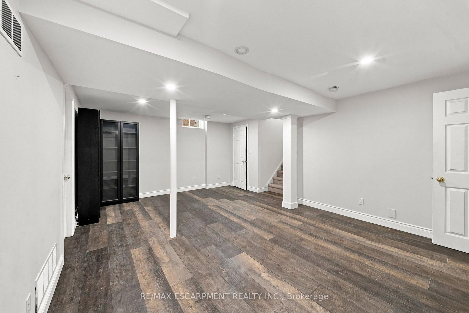 96 Laurendale Avenue • Hamilton, ON photo 36