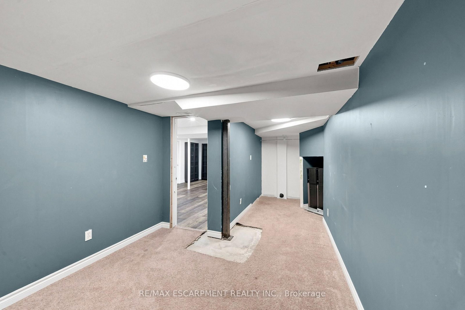 96 Laurendale Avenue • Hamilton, ON photo 37