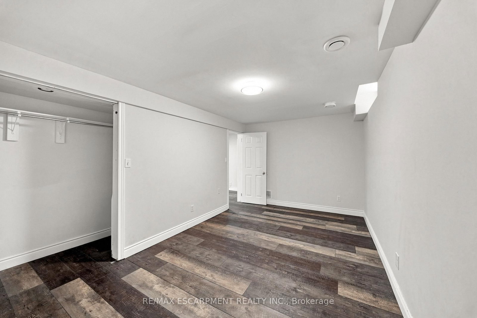 96 Laurendale Avenue • Hamilton, ON photo 38