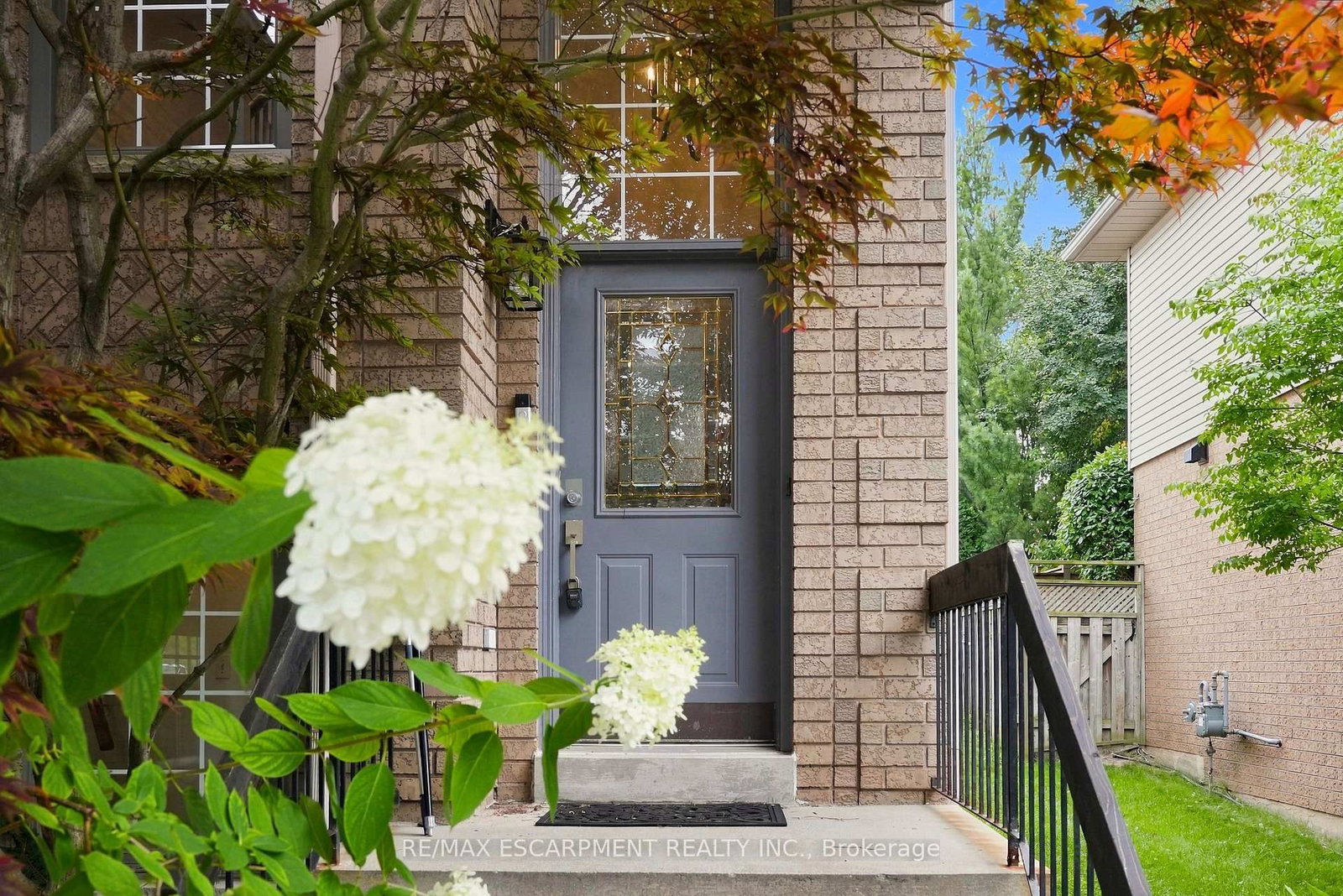 96 Laurendale Avenue • Hamilton, ON photo 4
