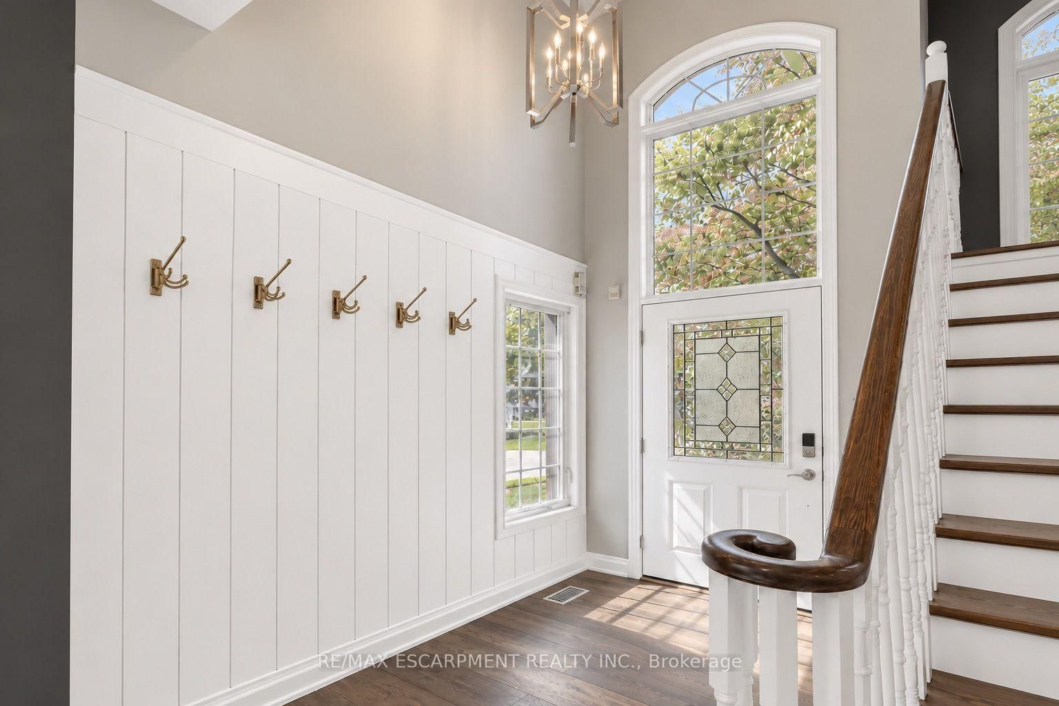 96 Laurendale Avenue • Hamilton, ON photo 6