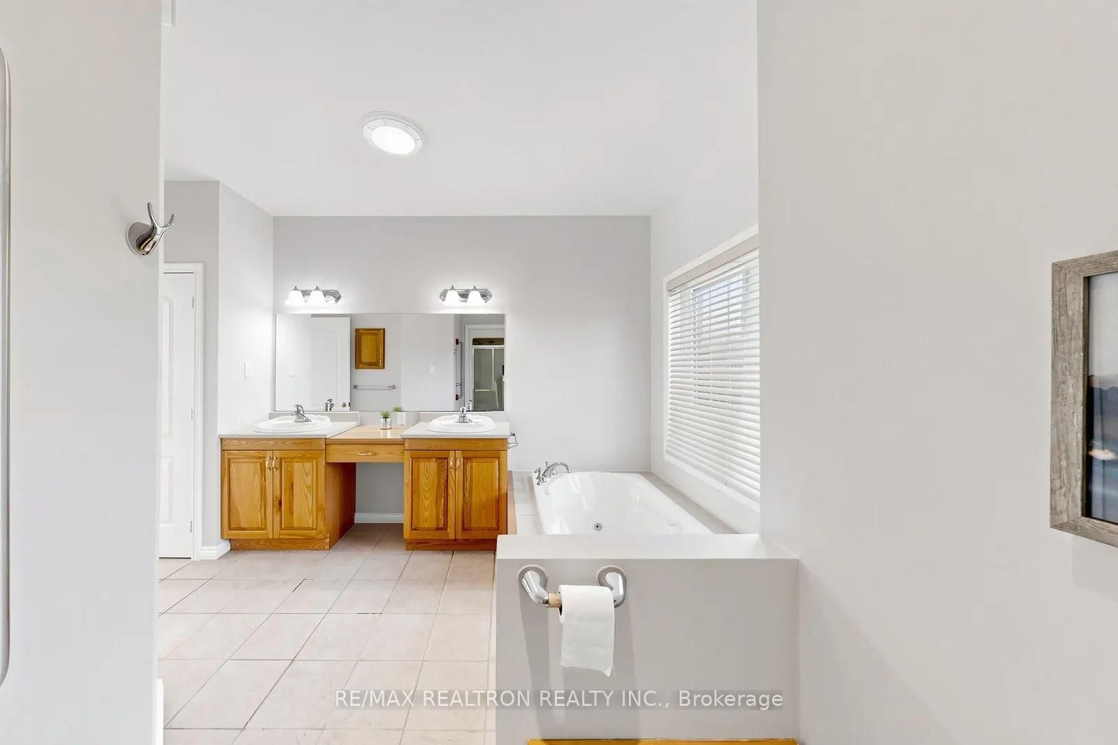 19305 Loyalist Parkway • Prince Edward County, ON photo 21