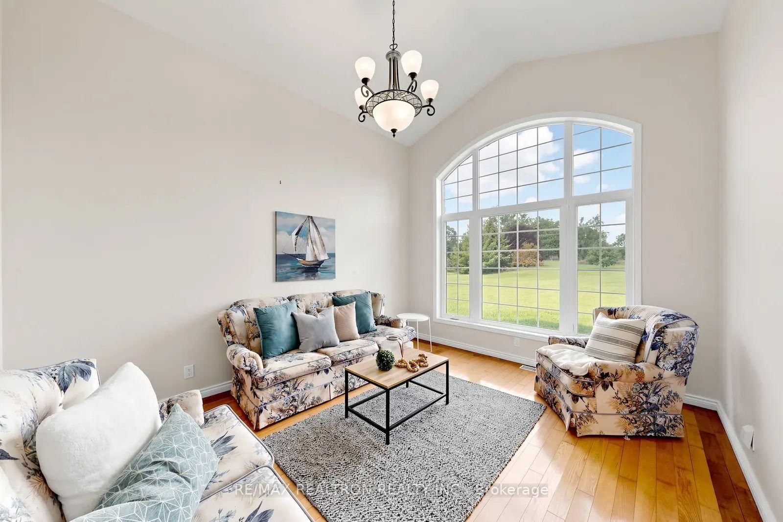 19305 Loyalist Parkway • Prince Edward County, ON photo 4