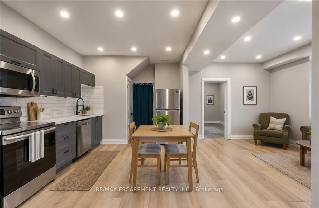 106 BARNESDALE Avenue N • Hamilton, ON photo 10