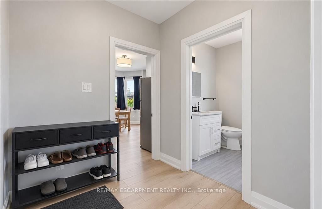 106 BARNESDALE Avenue N • Hamilton, ON photo 18