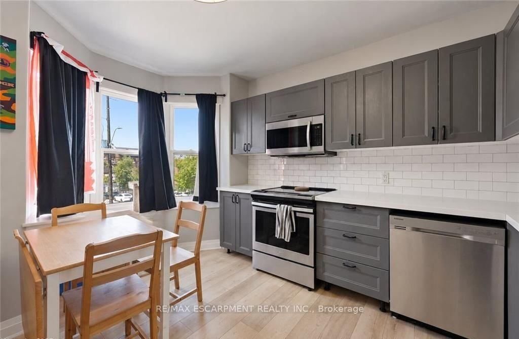 106 BARNESDALE Avenue N • Hamilton, ON photo 20