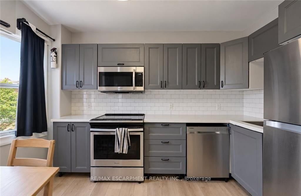106 BARNESDALE Avenue N • Hamilton, ON photo 21