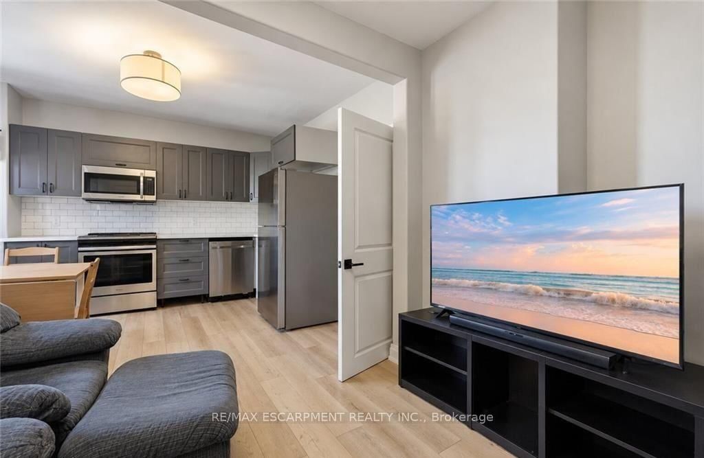 106 BARNESDALE Avenue N • Hamilton, ON photo 23