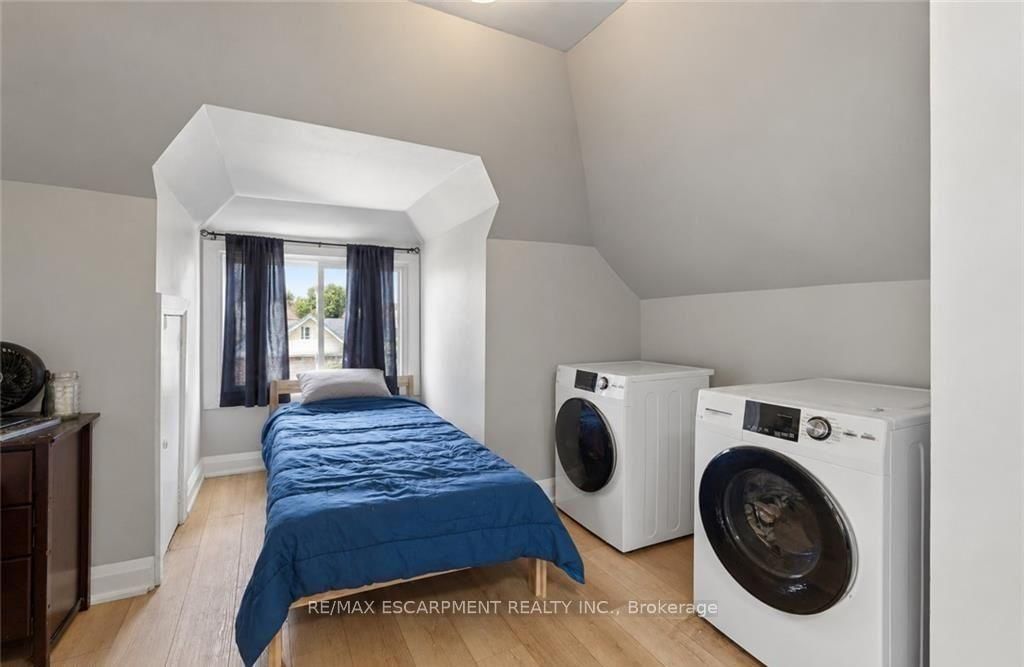 106 BARNESDALE Avenue N • Hamilton, ON photo 29