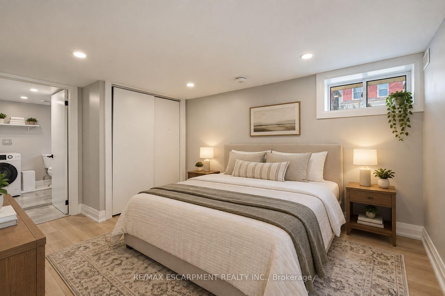 106 BARNESDALE Avenue N • Hamilton, ON photo 38