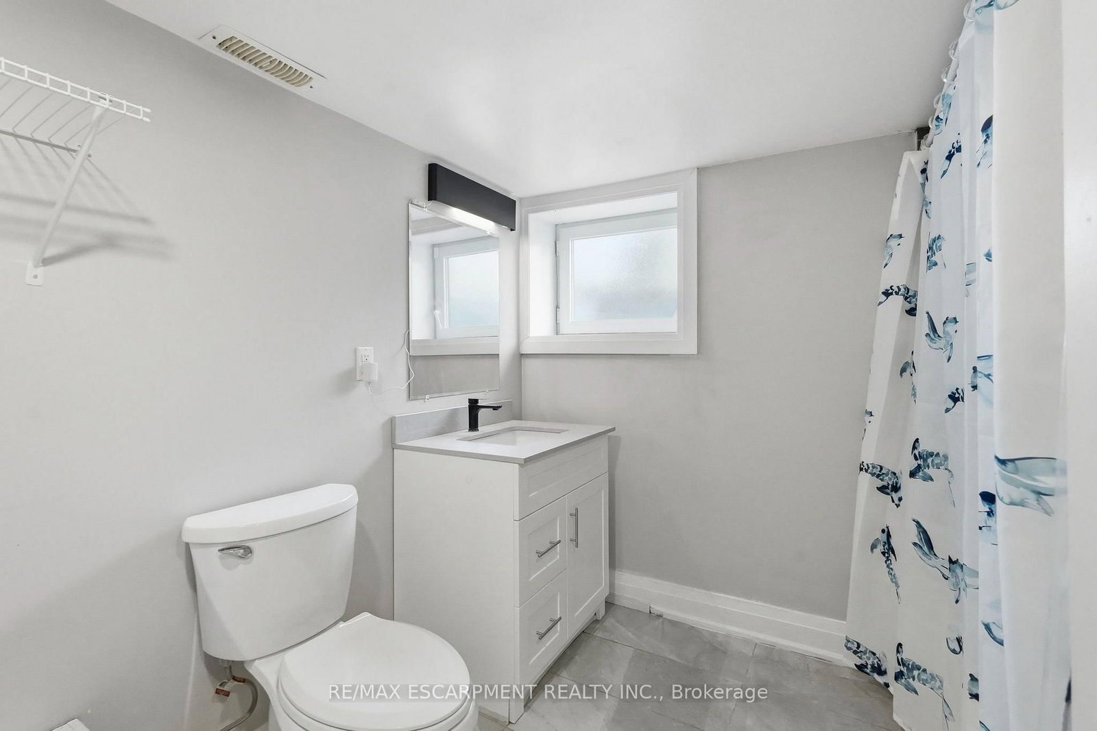 106 BARNESDALE Avenue N • Hamilton, ON photo 39