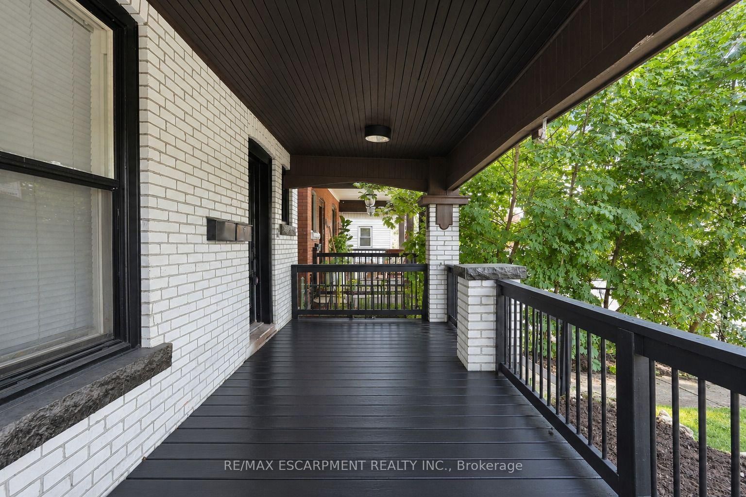 106 BARNESDALE Avenue N • Hamilton, ON photo 4