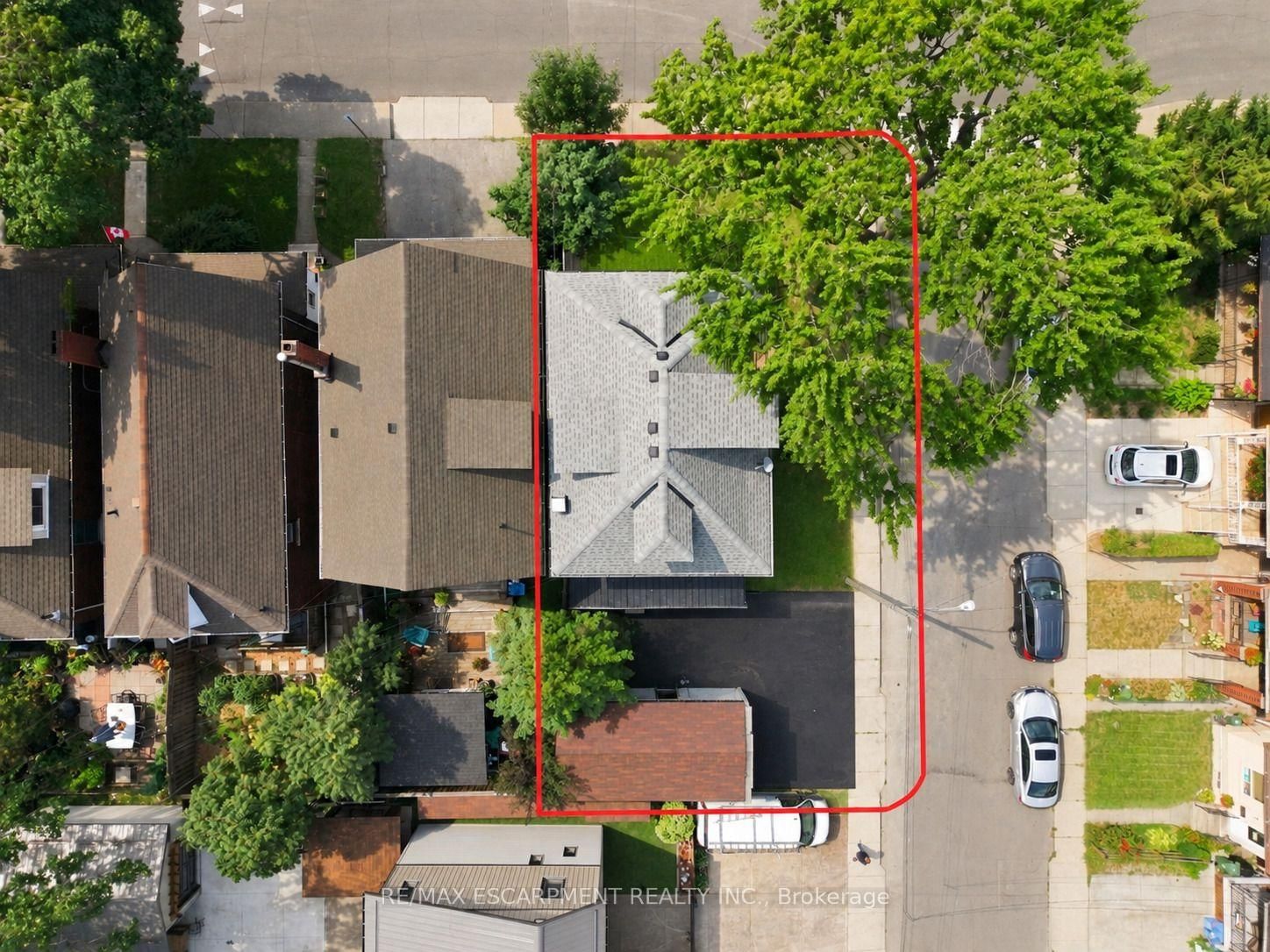 106 BARNESDALE Avenue N • Hamilton, ON photo 44