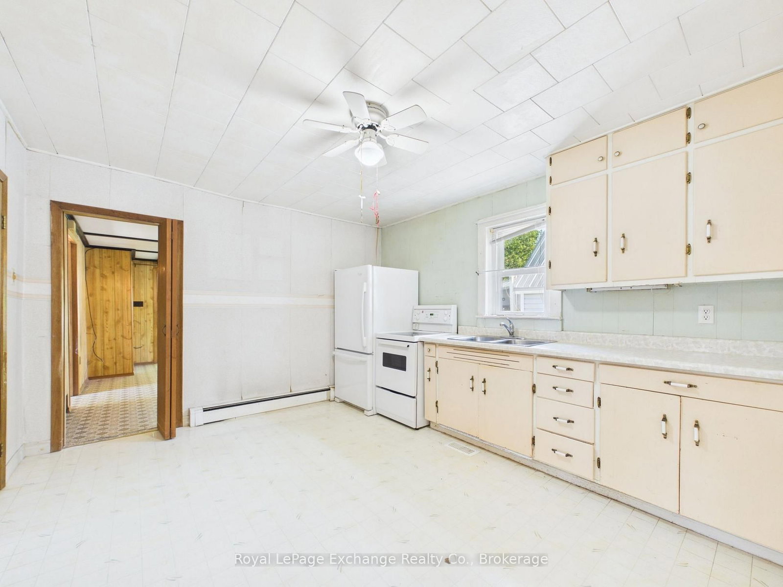856 Olde Victoria Street • Kincardine, ON photo 6