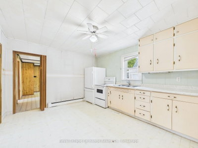856 Olde Victoria Street • Kincardine, ON photo 6
