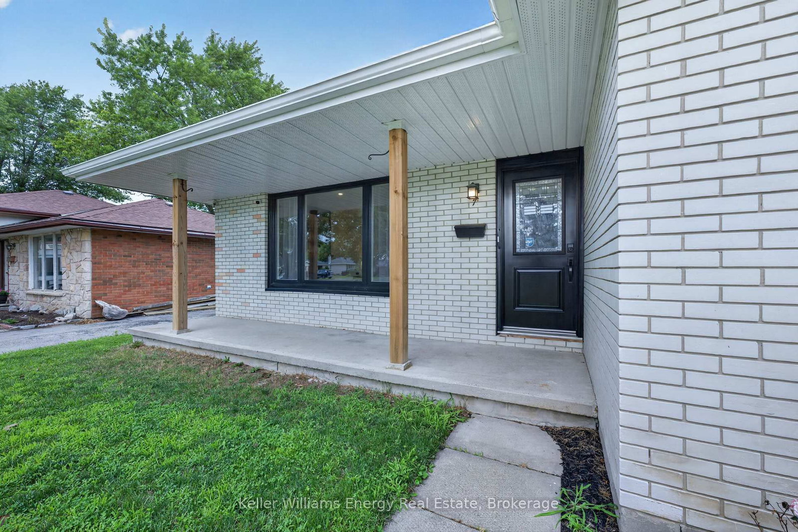 7 Glenarden Crescent • Belleville, ON photo 5