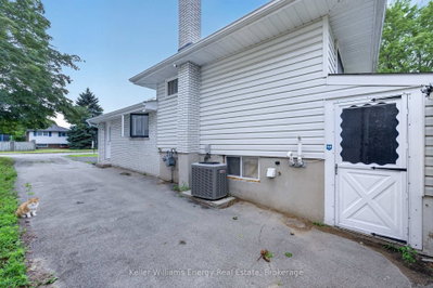 7 Glenarden Crescent • Belleville, ON photo 9