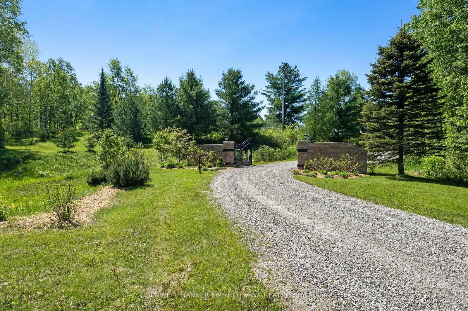 19067 Highway 7 • Perth, ON photo 44