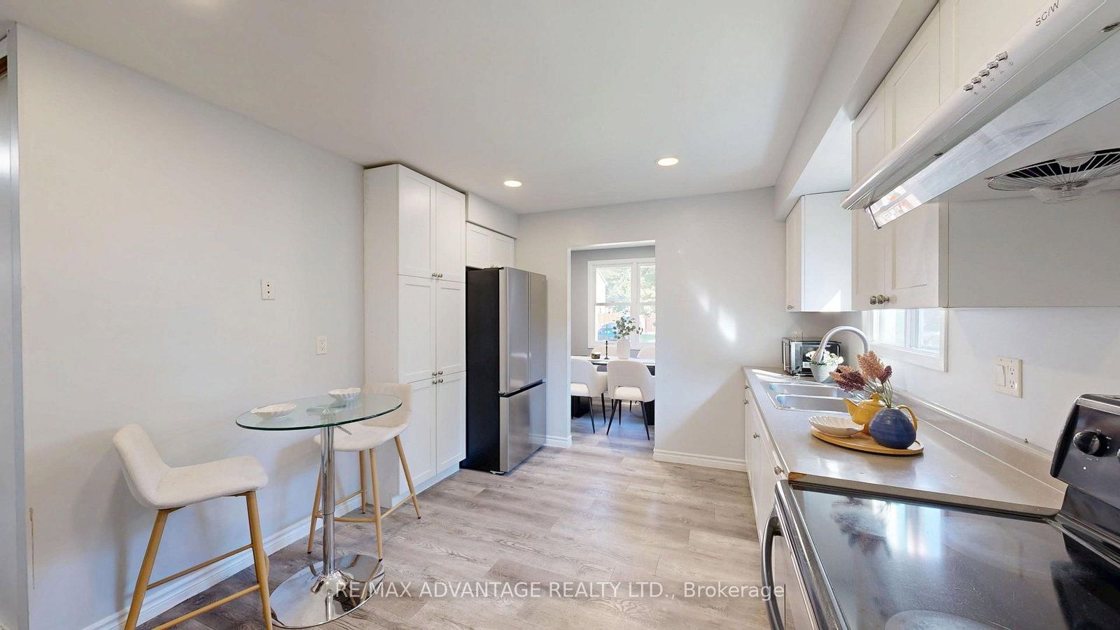 9 Camelot Crescent • London East, ON photo 10