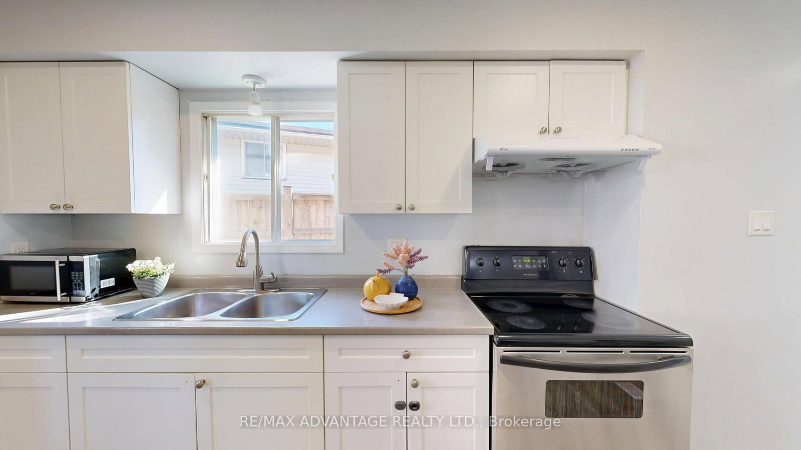 9 Camelot Crescent • London East, ON photo 12