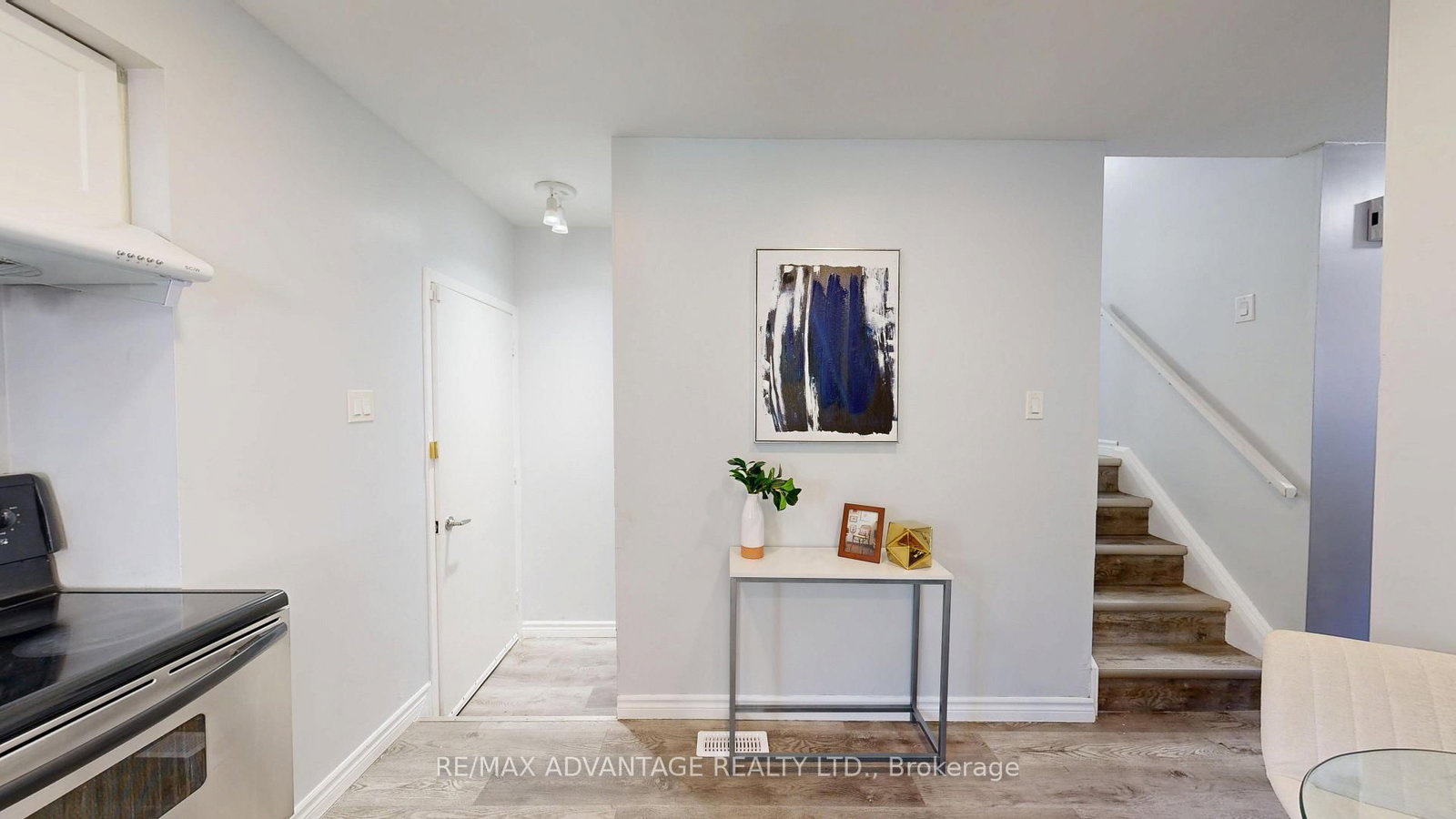 9 Camelot Crescent • London East, ON photo 15