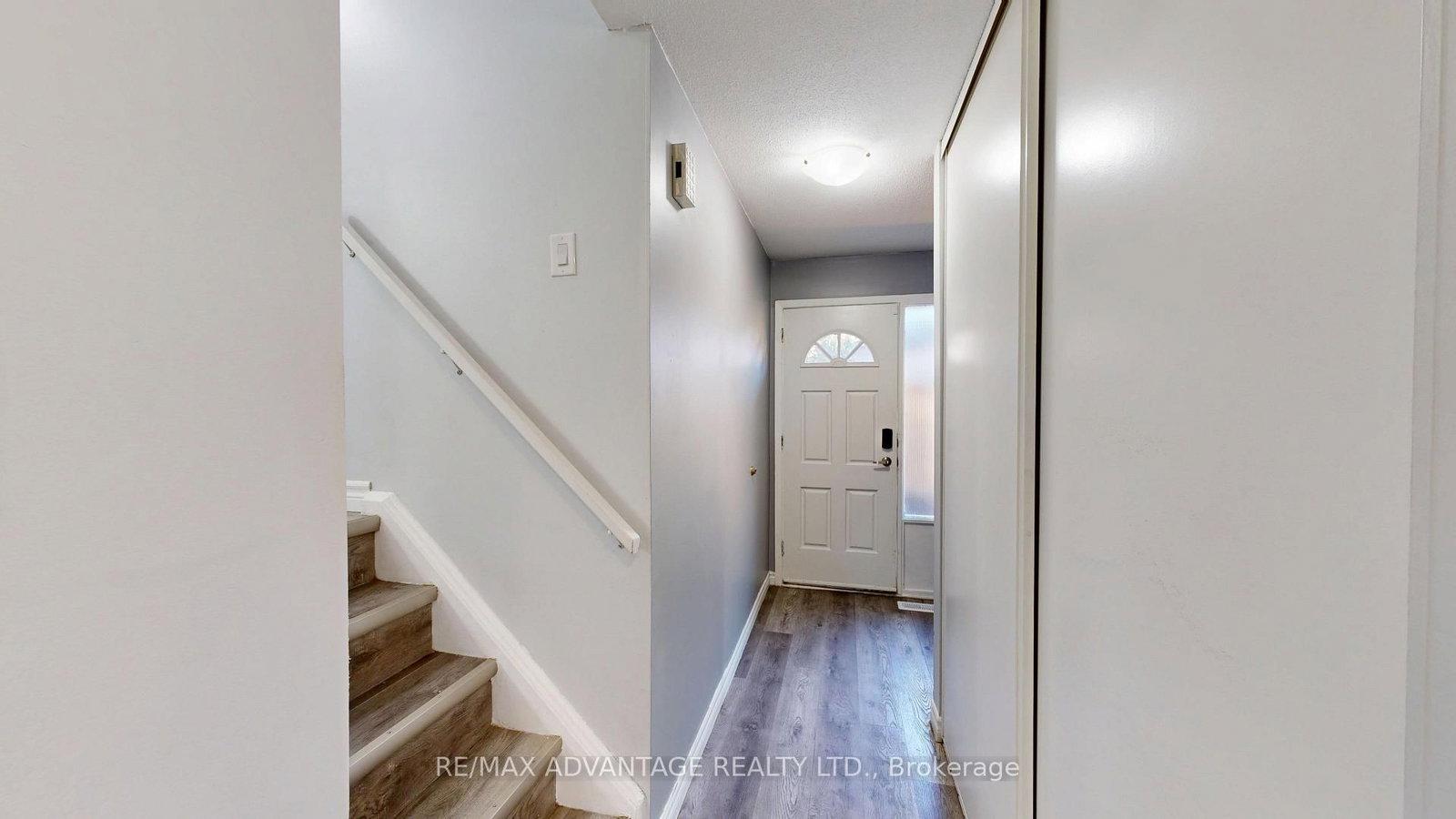9 Camelot Crescent • London East, ON photo 16