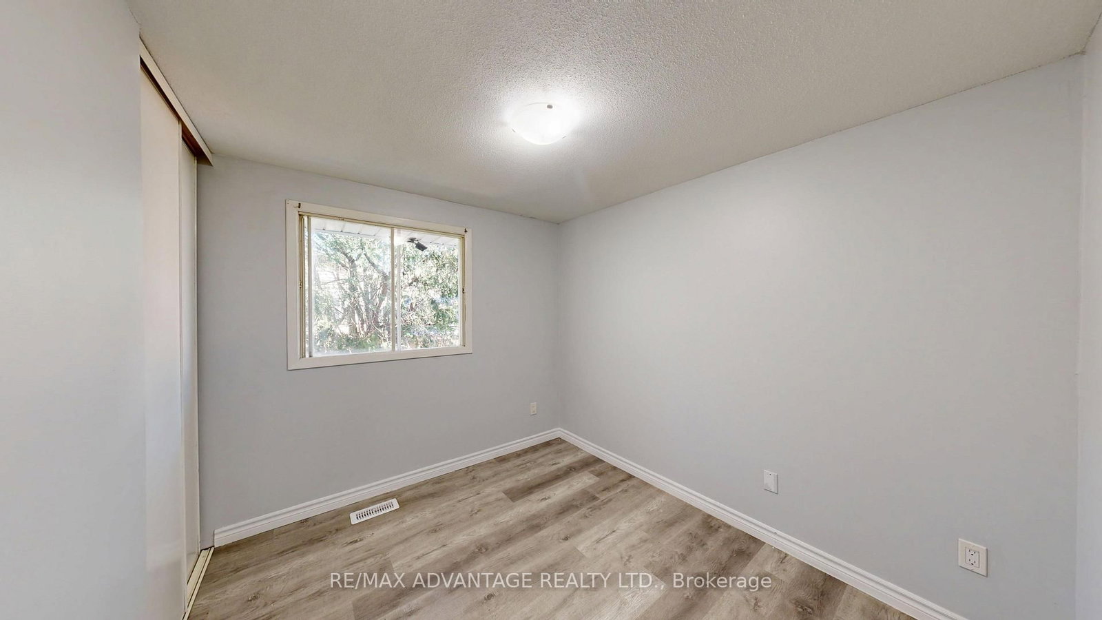 9 Camelot Crescent • London East, ON photo 22