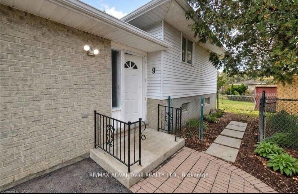 9 Camelot Crescent • London East, ON photo 4