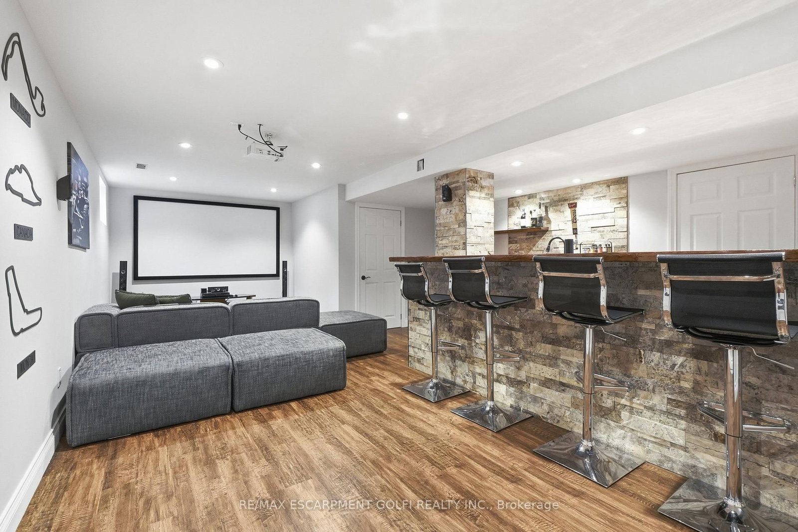 325 Foxtail Avenue • Welland, ON photo 28