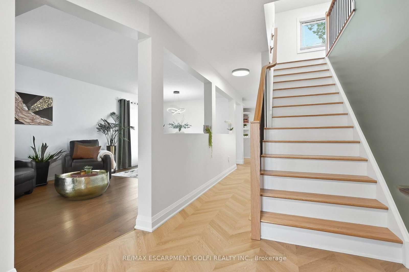 325 Foxtail Avenue • Welland, ON photo 5