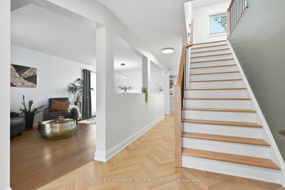 325 Foxtail Avenue • Welland, ON photo 5