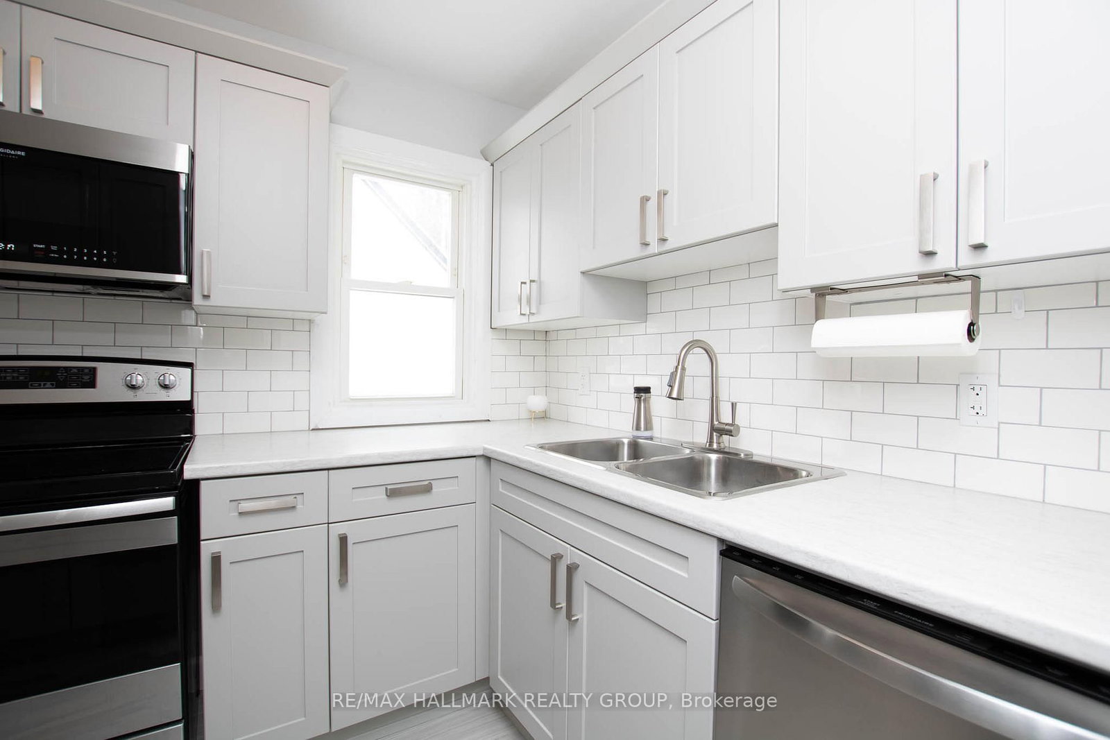 929 Merivale Road • Ottawa, ON photo 11