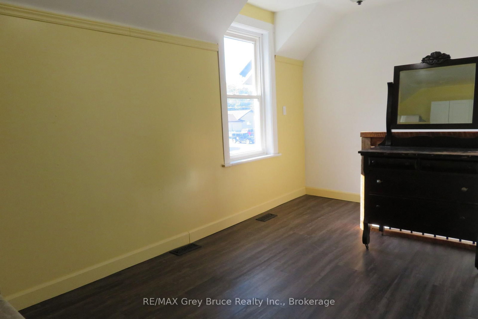 8 Helen Street • Northern Bruce Peninsula, ON photo 27