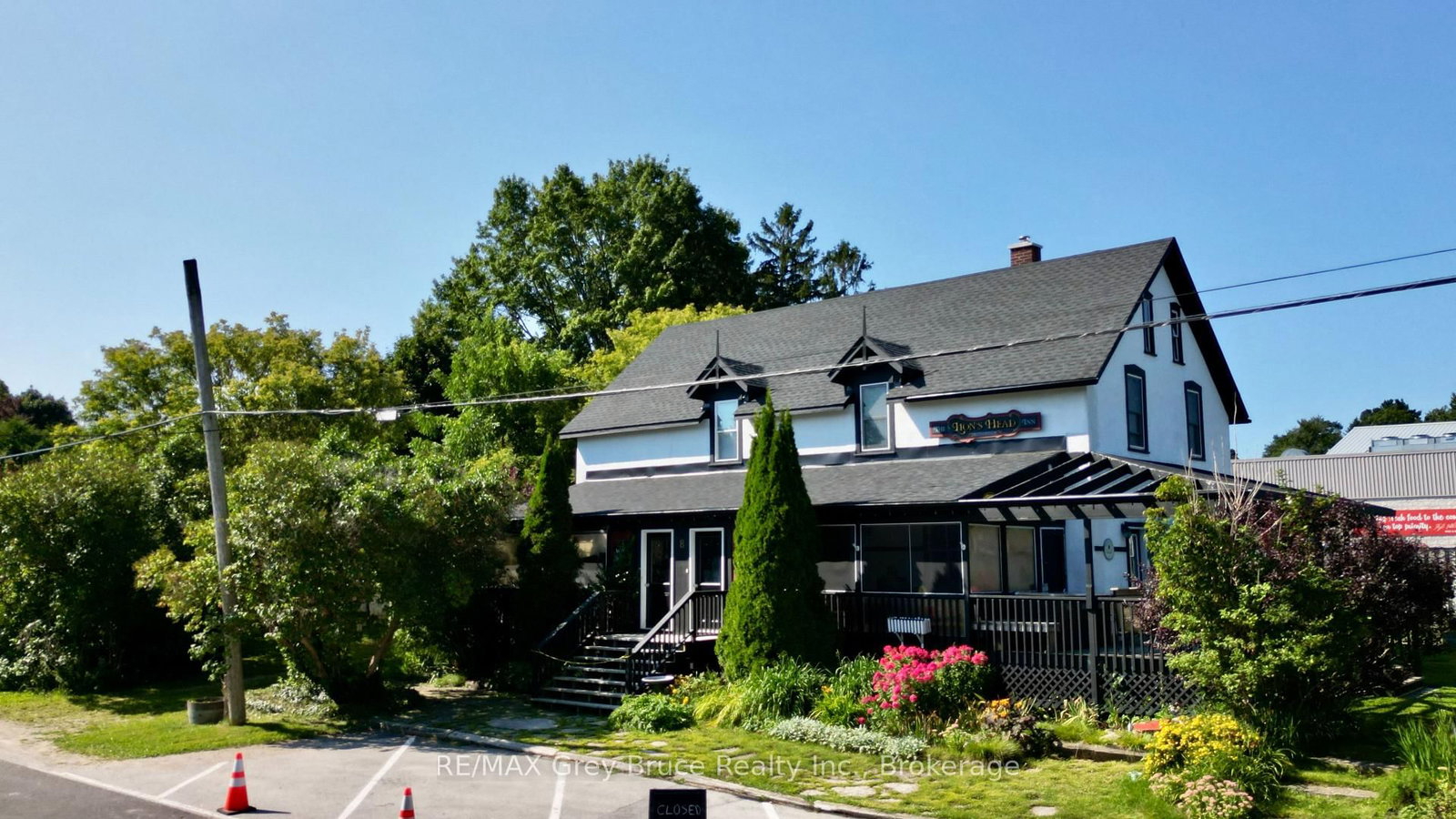 8 Helen Street • Northern Bruce Peninsula, ON photo 3