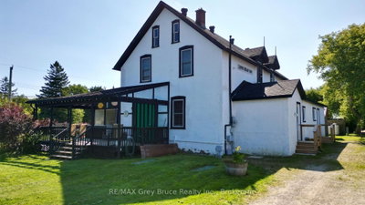 8 Helen Street • Northern Bruce Peninsula, ON photo 4