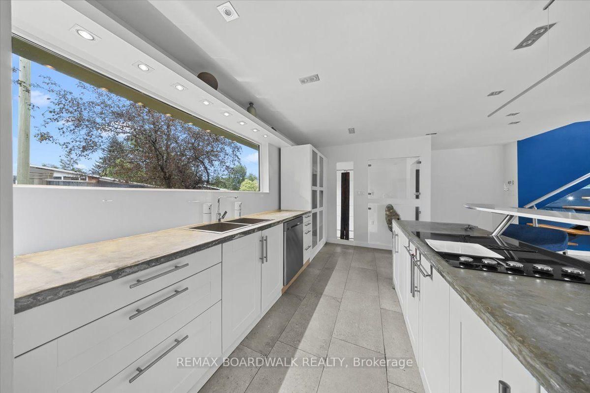 152 Duford Street • Ottawa, ON photo 6