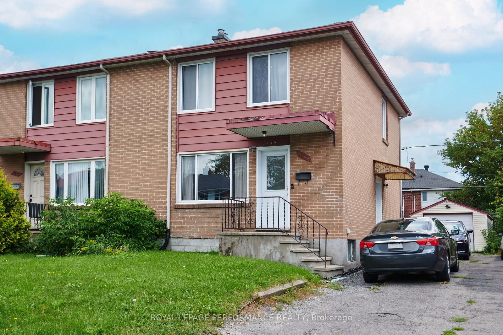 2423 Clementine Boulevard • Ottawa, ON photo 2