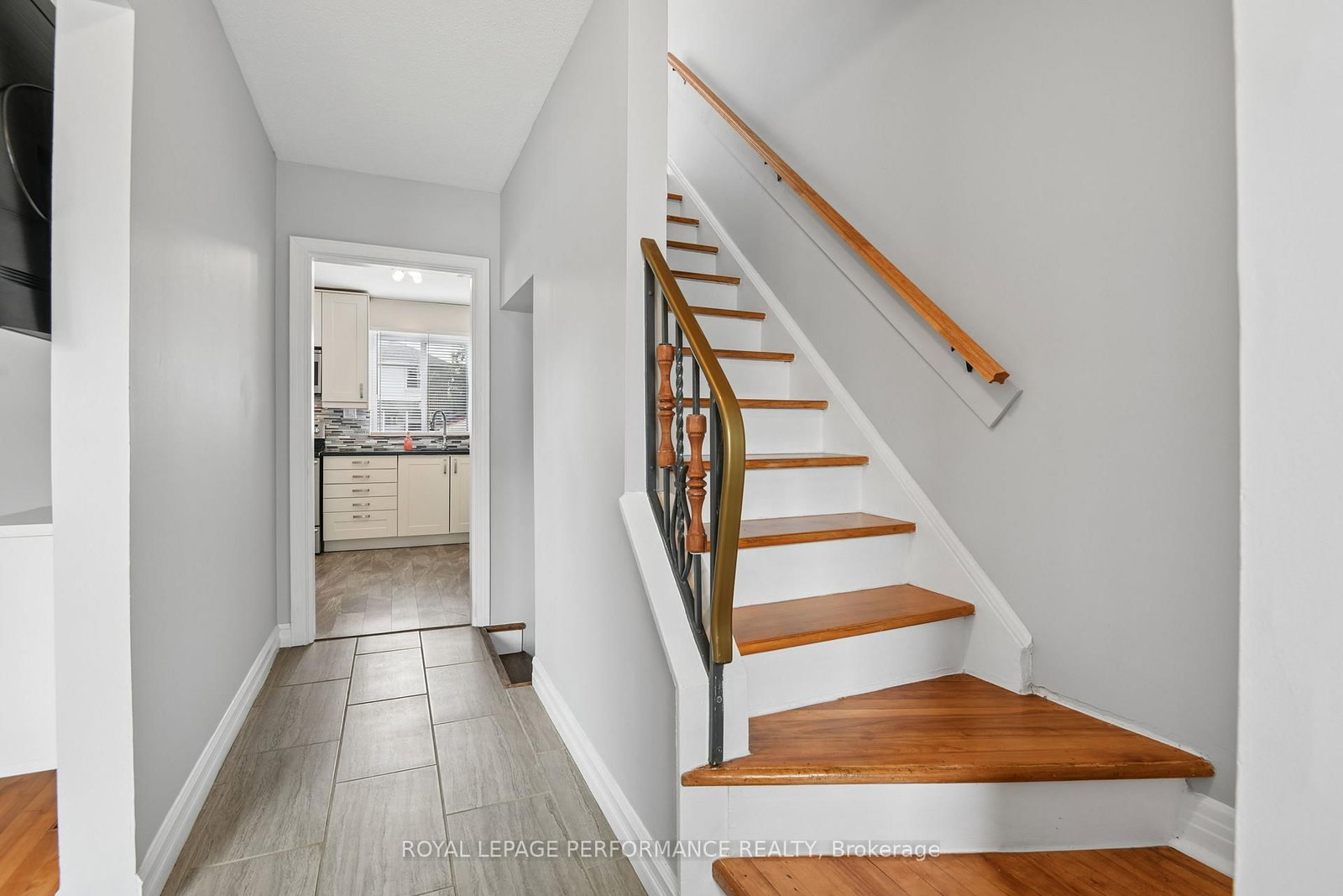 2423 Clementine Boulevard • Ottawa, ON photo 5