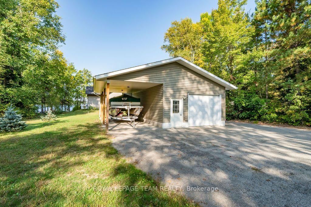 42153 Combermere Road • Barry's Bay, ON photo 10