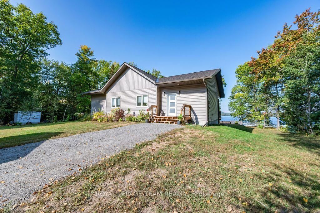 42153 Combermere Road • Barry's Bay, ON photo 12