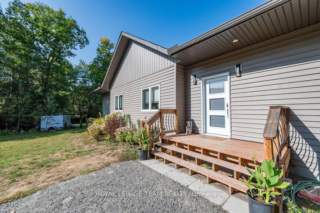 42153 Combermere Road • Barry's Bay, ON photo 15