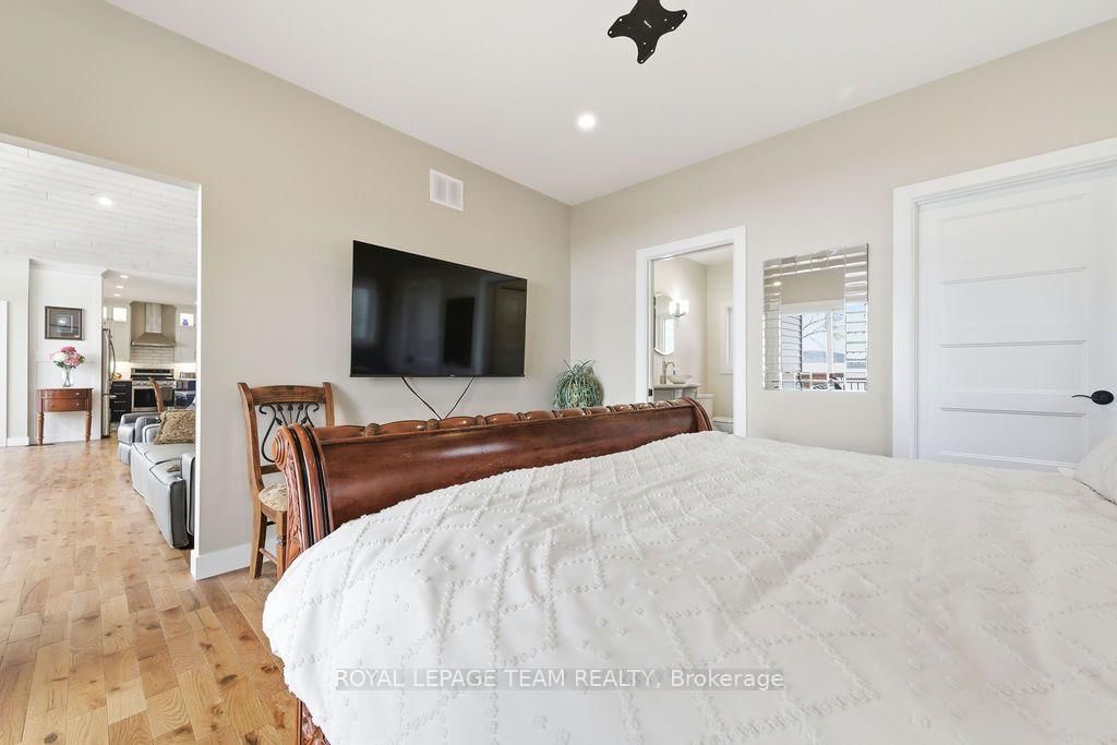 42153 Combermere Road • Barry's Bay, ON photo 36