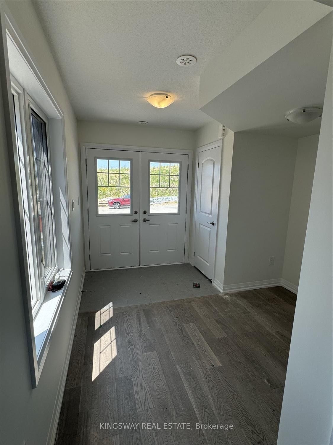 27 Central Market Drive • Haldimand, ON photo 4