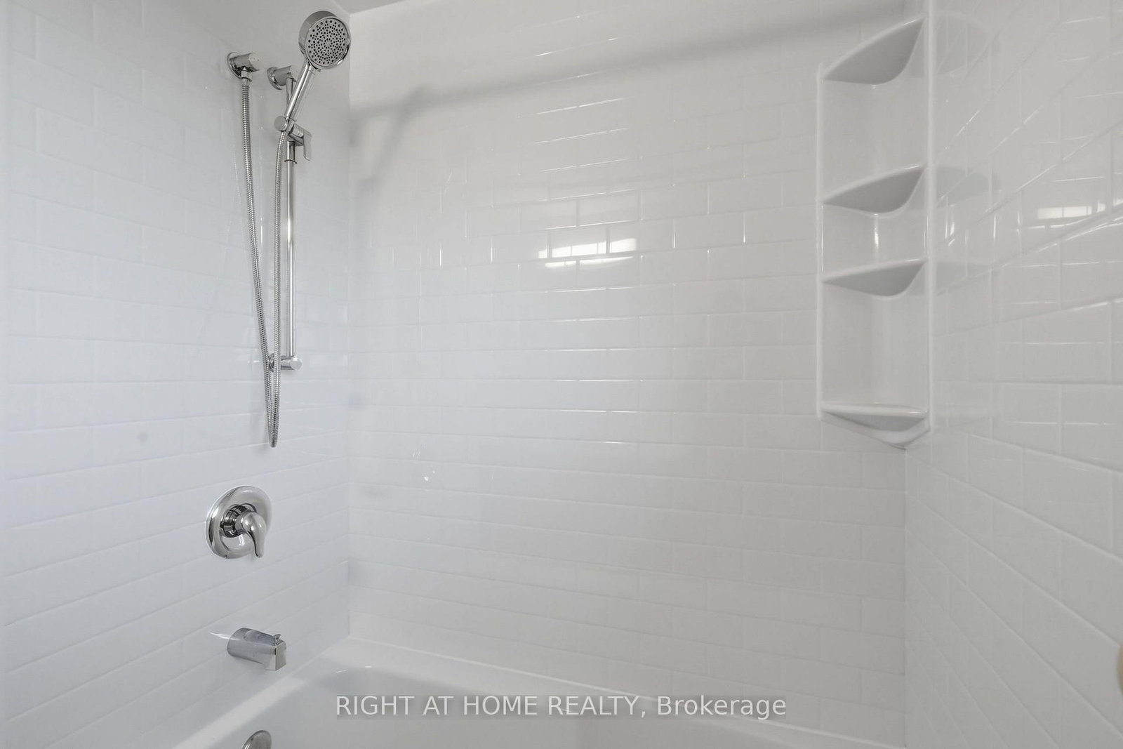 724 Notre Dame Drive • London South, ON photo 22