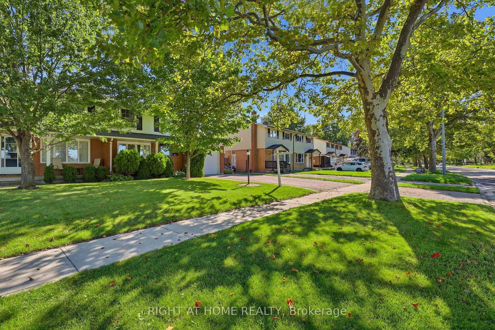 724 Notre Dame Drive • London South, ON photo 3