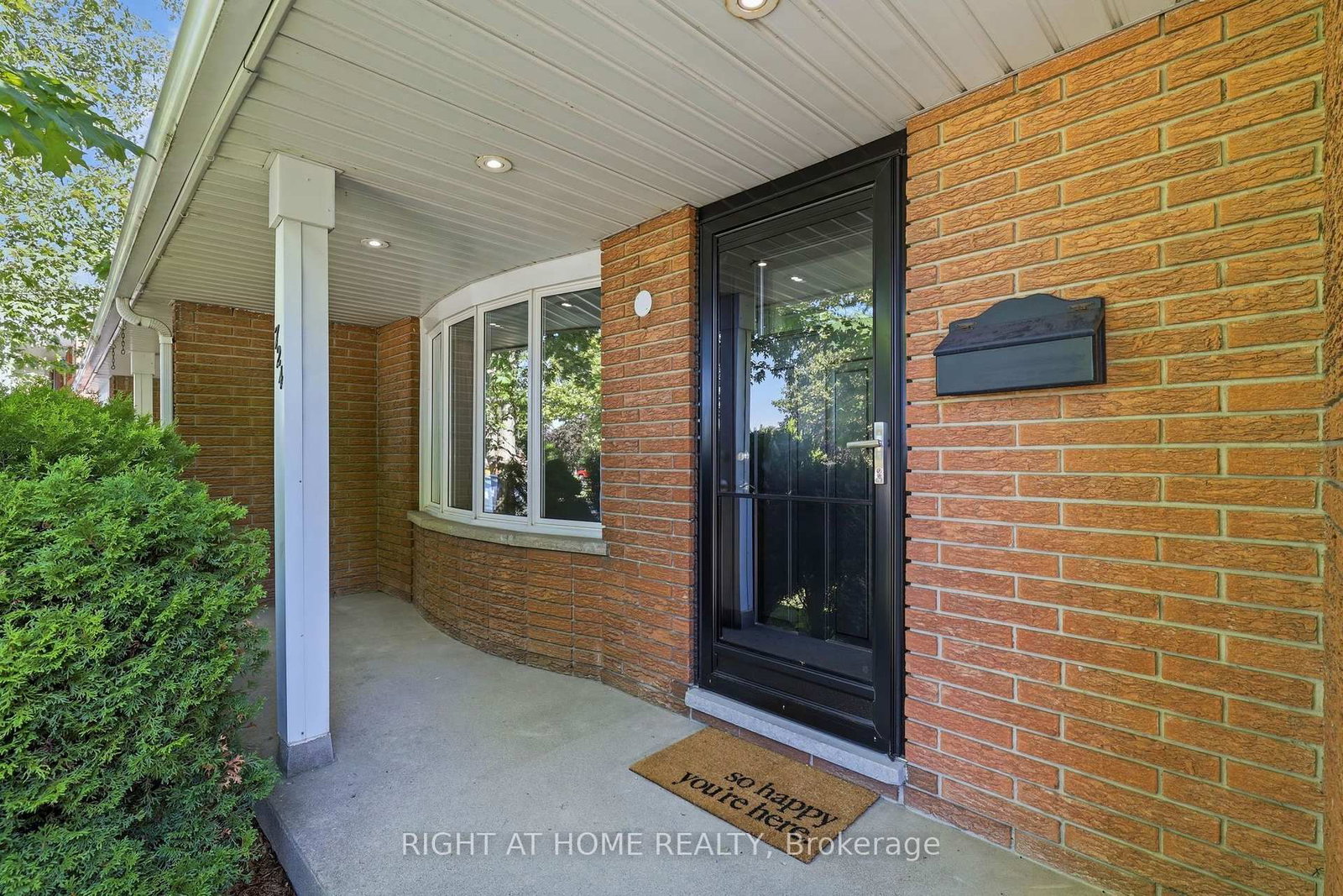 724 Notre Dame Drive • London South, ON photo 5