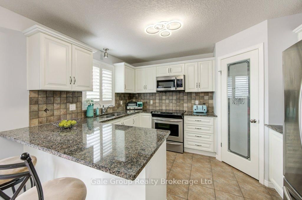 386 Fairway Road • Woodstock, ON photo 13