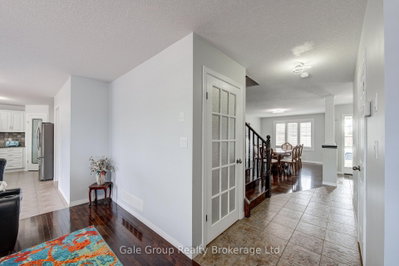 386 Fairway Road • Woodstock, ON photo 8